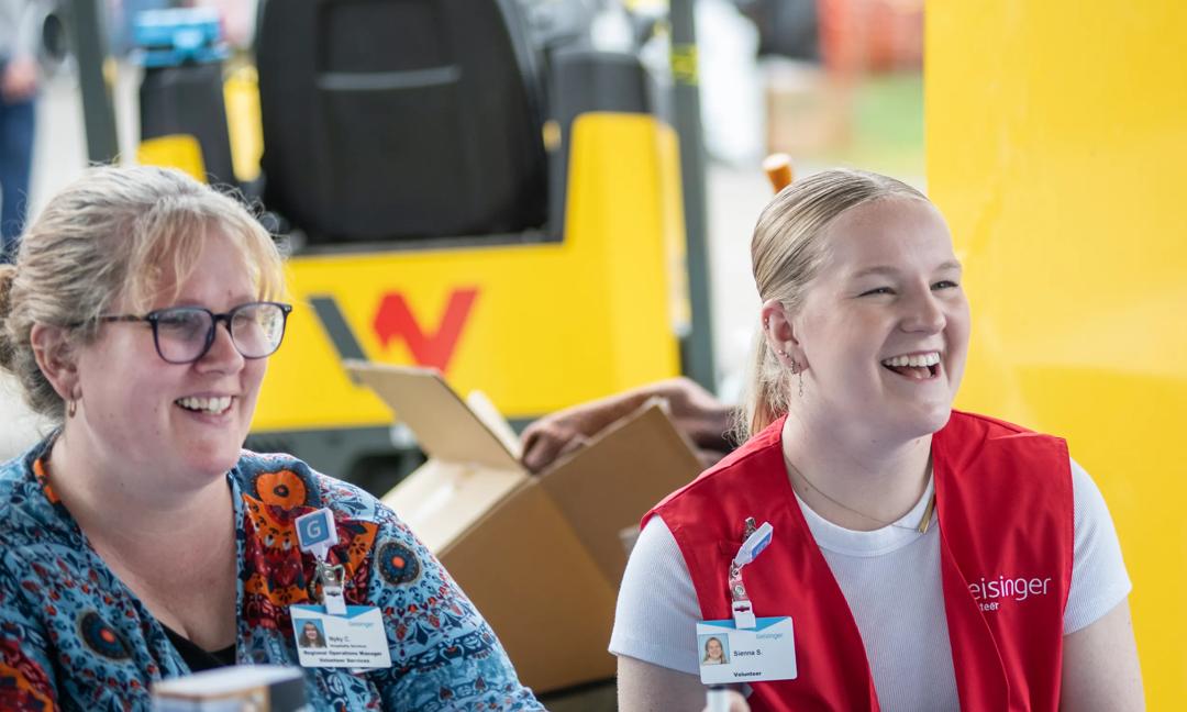 BloomsburgFair-SmilingGeisgingerEmployees-4015