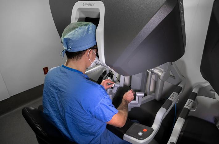Photos of Colorectal Robotic Surgery performed by Dr Bogdan Protyniak